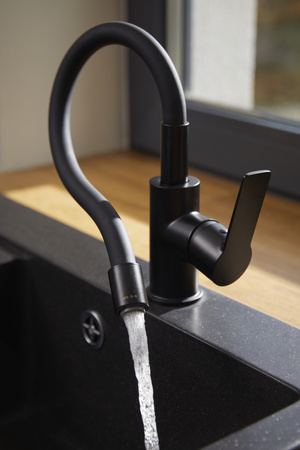 KFA Armatura Rumba dřezová baterie s flexibilním výtokem, černá 6553-915-81