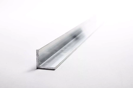 Hliníkový úhelník 10x10x1,5mm 1mb PA38