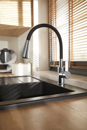 KFA Rumba Duo dřezová armatura s flexibilním výtokem, chrom/černá 6553-925-00