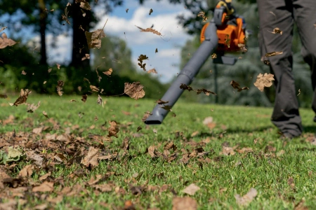 Zahradní foukač Oleo-Mac BV 250 56609001E5