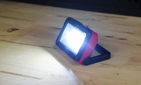 Přenosný reflektor Yato 5W COB 300lm YT-81819