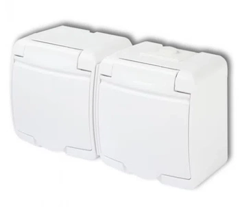 Dvouzásuvka Karlik s uzemněním, přisazená IP-54, bílá, s Junior GHE-2 klapkou