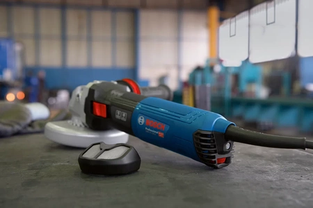 Úhlová bruska Bosch GWS 17-125 S 06017D0300